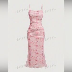 This dress is naturally ruffled(Not wrinkled)this is a xs, I’m a s and it fit me